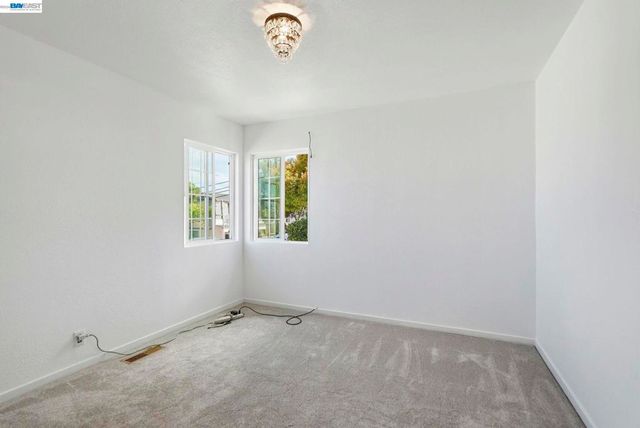24025 2Nd St, Hayward, CA 94541