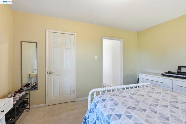 24025 2Nd St, Hayward, CA 94541