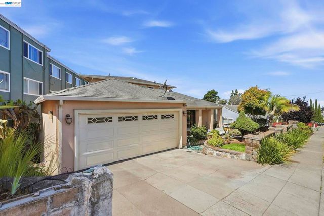 24025 2Nd St, Hayward, CA 94541