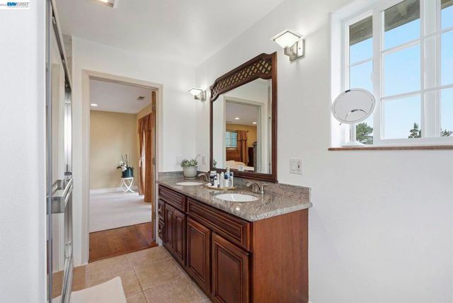 24025 2Nd St, Hayward, CA 94541