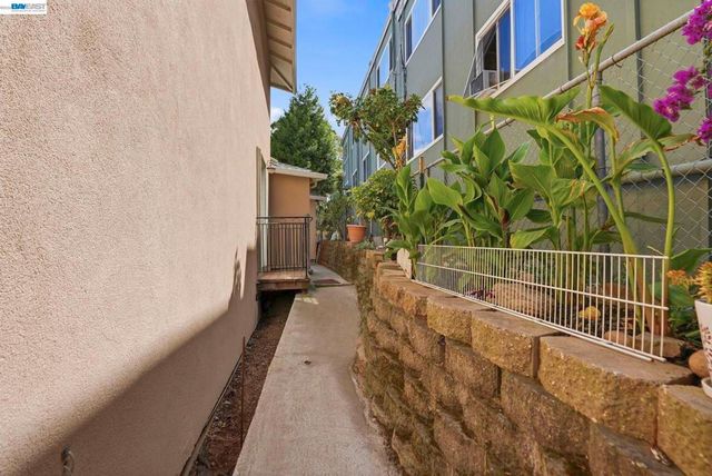 24025 2Nd St, Hayward, CA 94541
