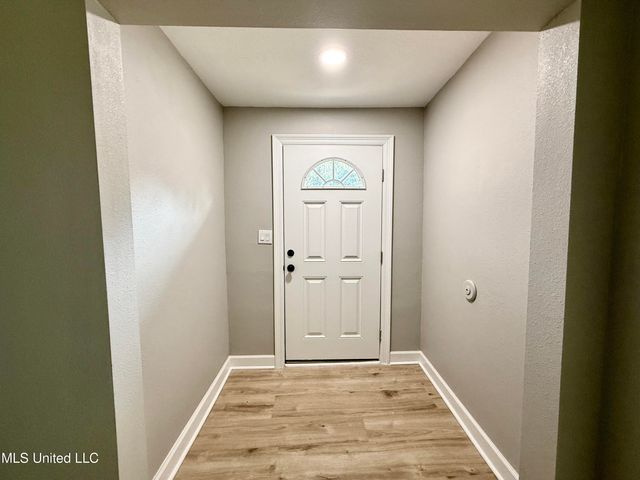 1400 Riverside Drive, Gautier, MS 39553