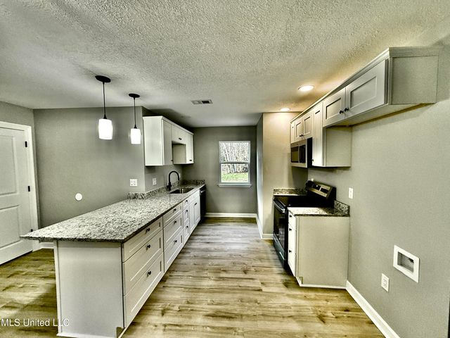 1400 Riverside Drive, Gautier, MS 39553