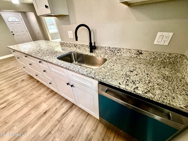 1400 Riverside Drive, Gautier, MS 39553