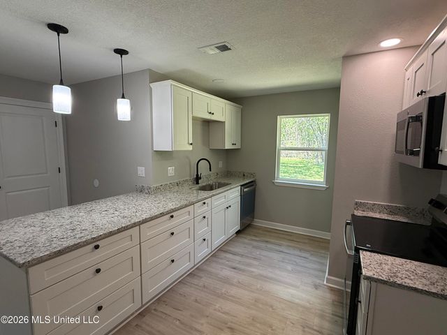 1400 Riverside Drive, Gautier, MS 39553