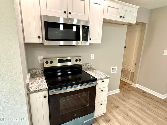 1400 Riverside Drive, Gautier, MS 39553