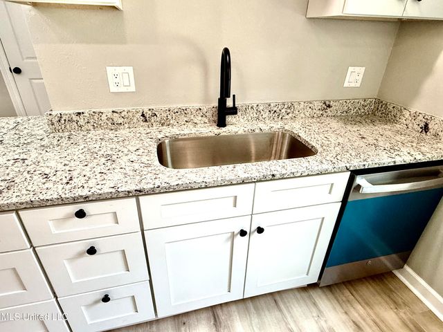 1400 Riverside Drive, Gautier, MS 39553