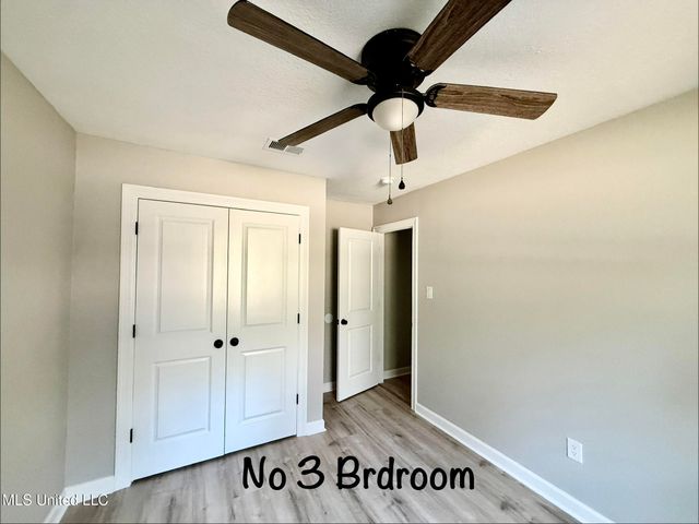 1400 Riverside Drive, Gautier, MS 39553