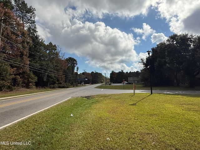 1400 Riverside Drive, Gautier, MS 39553