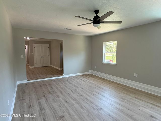 1400 Riverside Drive, Gautier, MS 39553