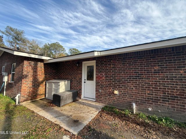 1400 Riverside Drive, Gautier, MS 39553