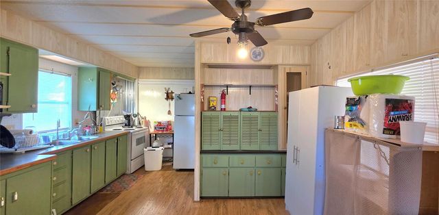 5536 BENTON STREET, Zephyrhills, FL 33542
