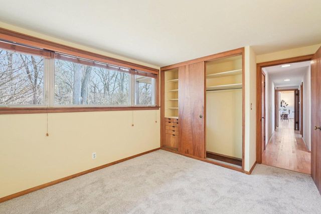 1009 Spring Valley ROAD, Burlington, WI 53105