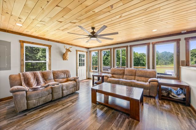 326 Hargis Rd, Dover, TN 37058