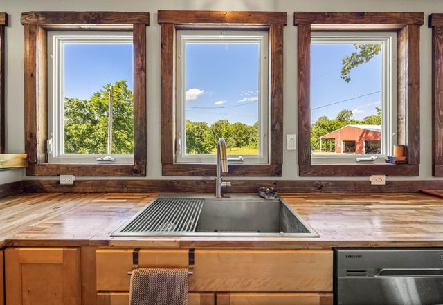 326 Hargis Rd, Dover, TN 37058