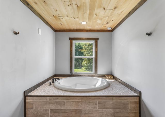 326 Hargis Rd, Dover, TN 37058
