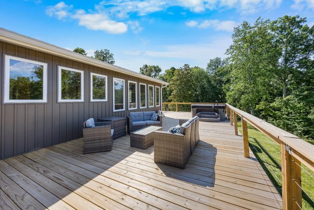326 Hargis Rd, Dover, TN 37058