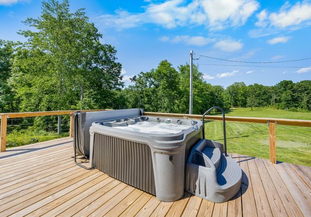 326 Hargis Rd, Dover, TN 37058