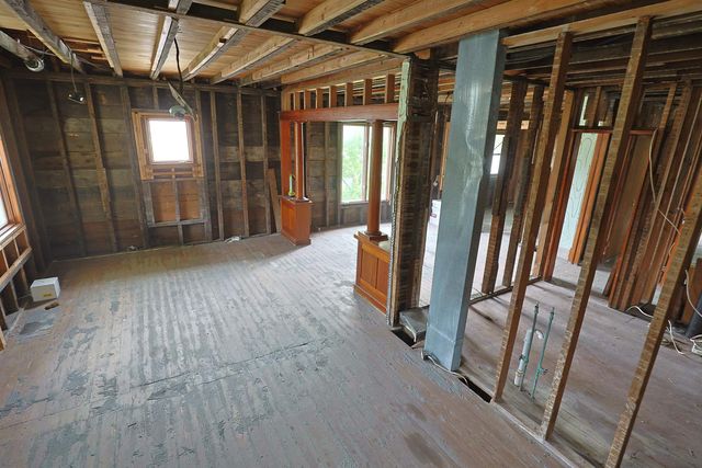 1711 Columbus Avenue, Bay City, MI 48708