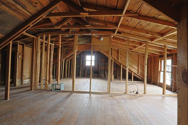 1711 Columbus Avenue, Bay City, MI 48708