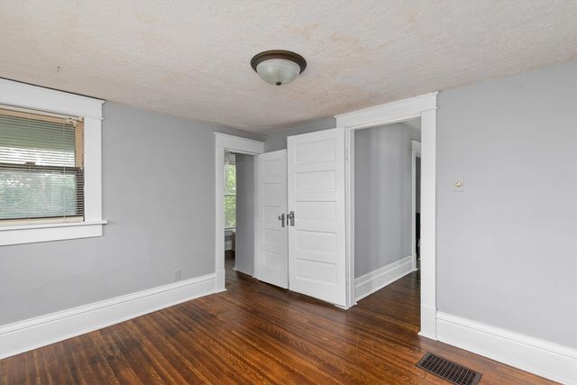 650 37th Street, Des Moines, IA 50312