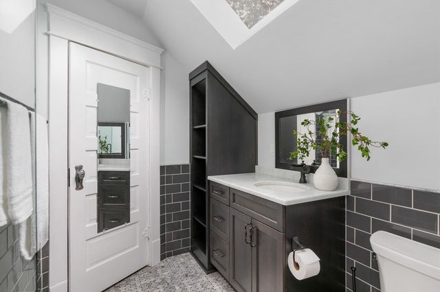 650 37th Street, Des Moines, IA 50312