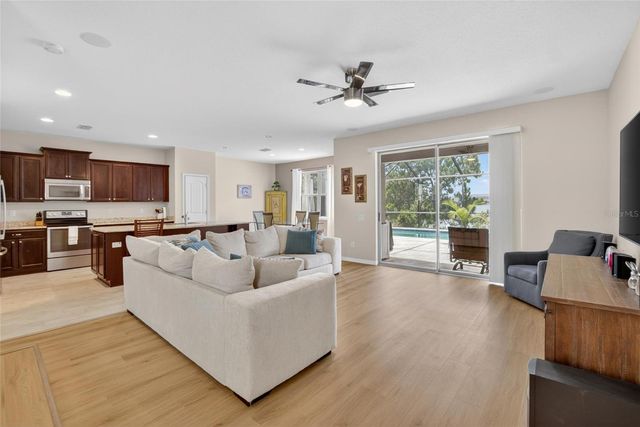 6207 MAGNOLIA PARK BLVD, Riverview, FL 33578