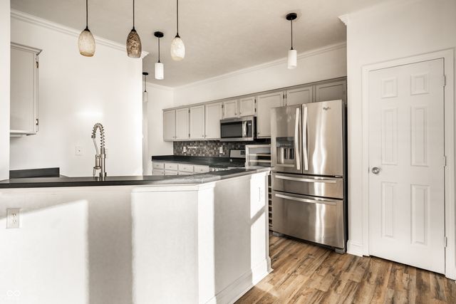 349 Cobblesprings Court, Avon, IN 46123