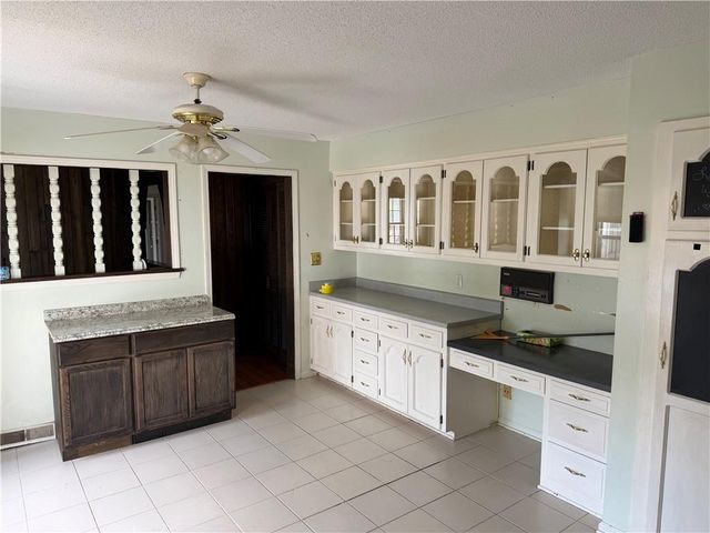 15111 E 44th Street, Independence, MO 64055