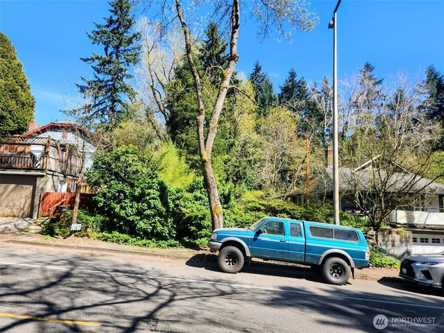 11744 35th Avenue NE, Seattle, WA 98125