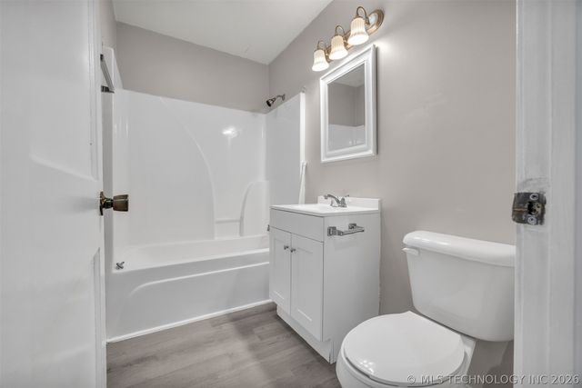 5372 S 36th West Avenue, Tulsa, OK 74107