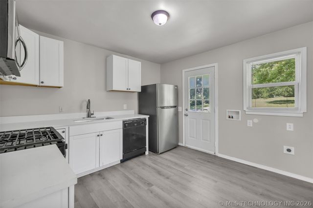 5372 S 36th West Avenue, Tulsa, OK 74107