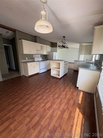 35977 W 31st Street S, Mannford, OK 74044