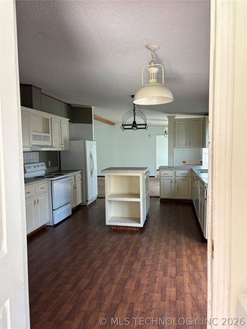 35977 W 31st Street S, Mannford, OK 74044
