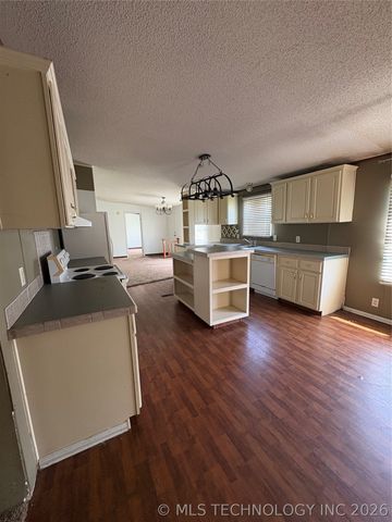35977 W 31st Street S, Mannford, OK 74044
