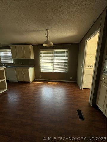 35977 W 31st Street S, Mannford, OK 74044