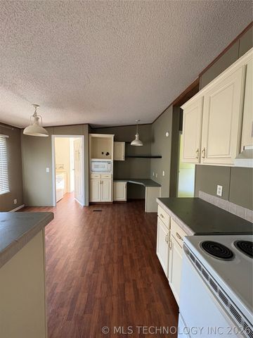 35977 W 31st Street S, Mannford, OK 74044