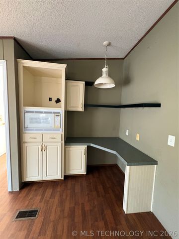 35977 W 31st Street S, Mannford, OK 74044