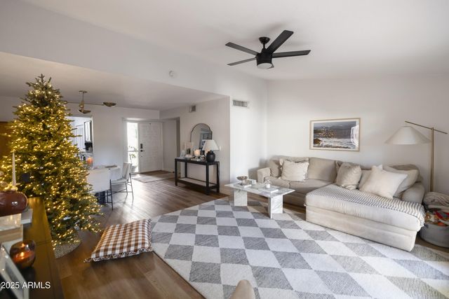 2906 E AVENIDA OLIVOS --, Phoenix, AZ 85016