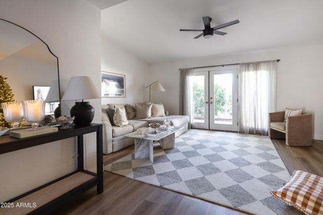 2906 E AVENIDA OLIVOS --, Phoenix, AZ 85016