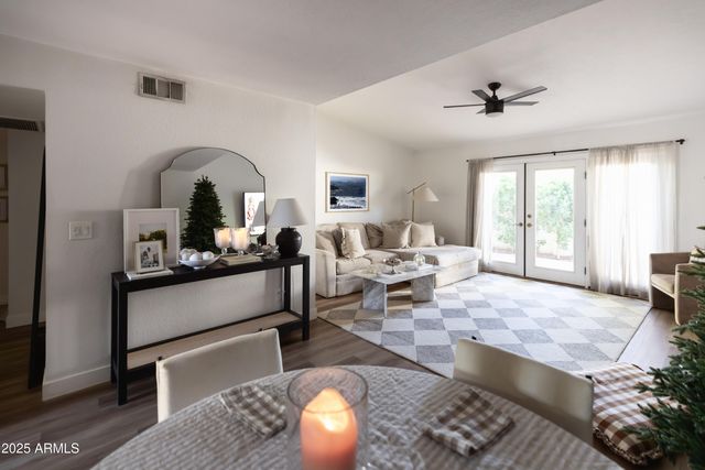 2906 E AVENIDA OLIVOS --, Phoenix, AZ 85016