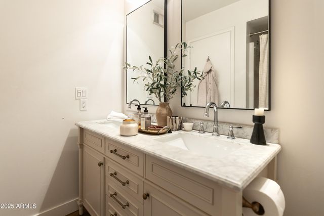 2906 E AVENIDA OLIVOS --, Phoenix, AZ 85016