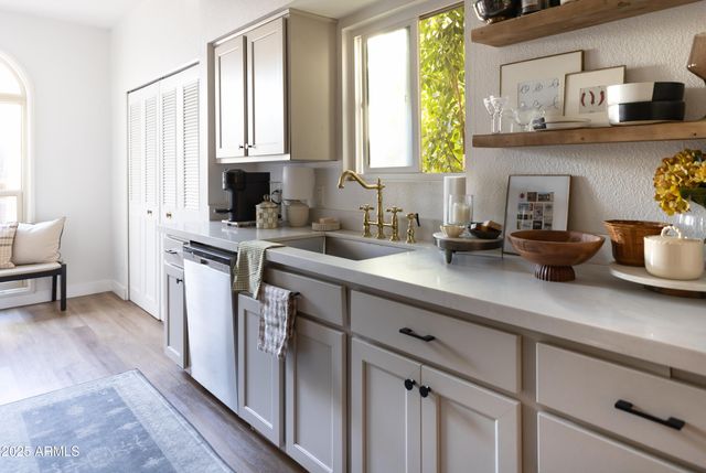 2906 E AVENIDA OLIVOS --, Phoenix, AZ 85016