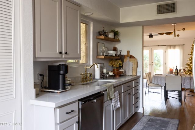 2906 E AVENIDA OLIVOS --, Phoenix, AZ 85016