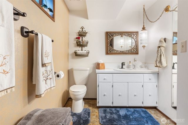 3211 SE Kamilche Point Road, Shelton, WA 98584