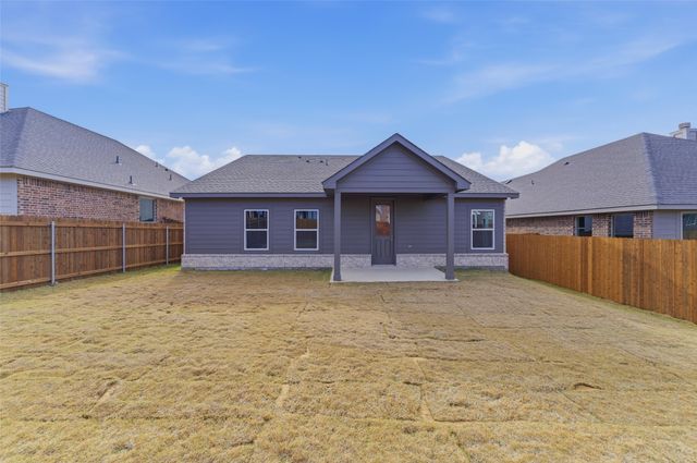 3515 Helena Street, Gainesville, TX 76240