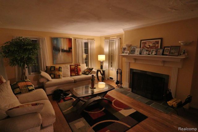 2720 Woodstock Drive, Detroit, MI 48203