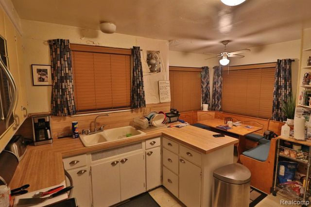 2720 Woodstock Drive, Detroit, MI 48203