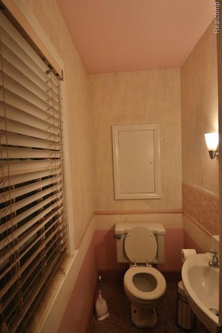 2720 Woodstock Drive, Detroit, MI 48203