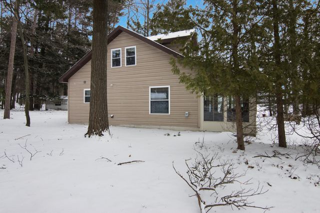 63 E Piney Road, Manistee, MI 49660